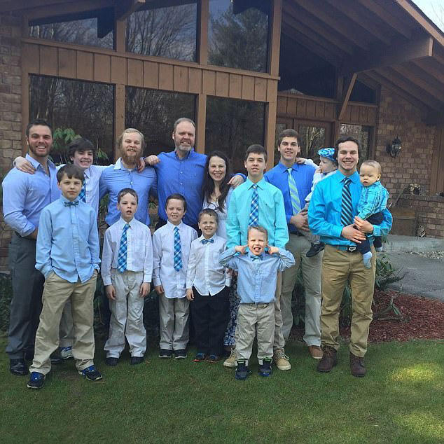 英国一女子生了13个儿子，现在又怀孕了， 希望生一个女儿