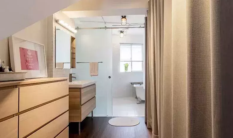 50平的顶层阁楼小户型公寓, 面积虽小但该有的都有