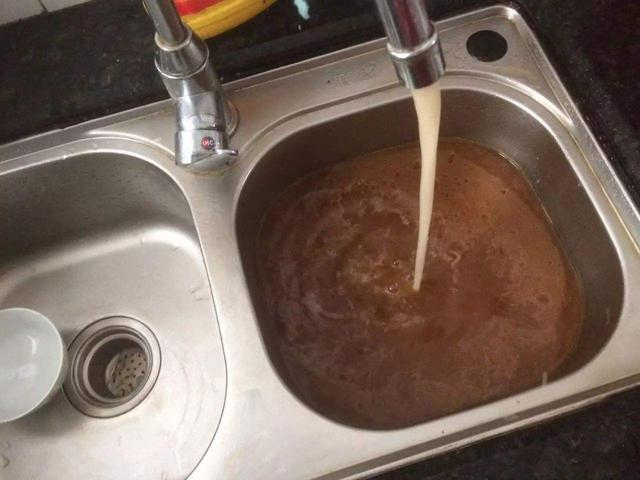 花一顿饭钱给水管装个小瓶子，水龙头不出黄水了，还能改善水质！
