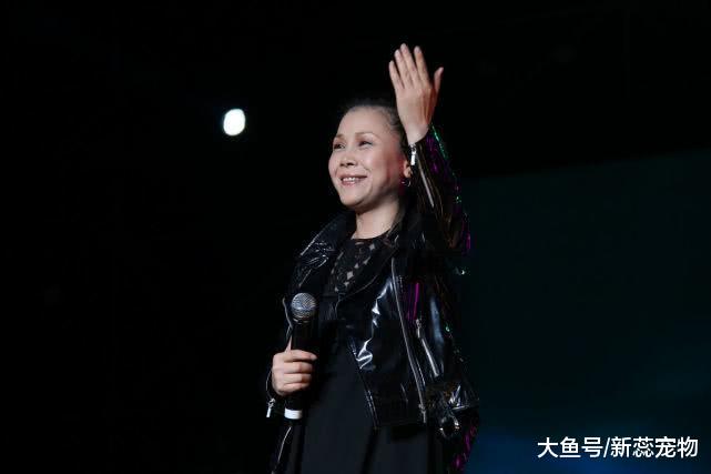 她当年与田震齐名！因当众打人星途尽毁！如今身患抑郁症