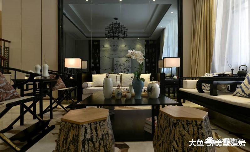 回农村自建一栋别墅，外观典雅端庄，成为村中焦点!