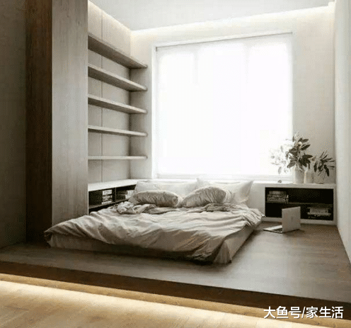 头一次见在卧室里做个“地台”，连床也省下来了，用过才知多方便