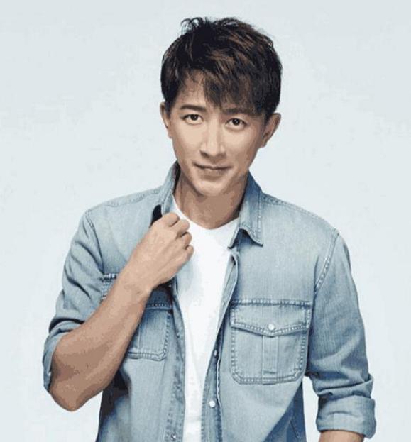 参观韩庚住的豪宅，生活中是铁打的＂猫控＂，连睡觉都抱着猫