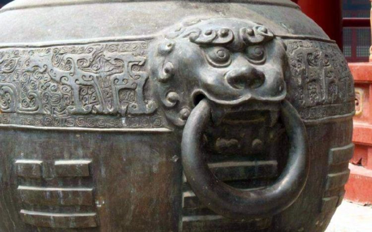 中国最后一支千年世家，继承人出生时军队护卫，省长亲自坐镇