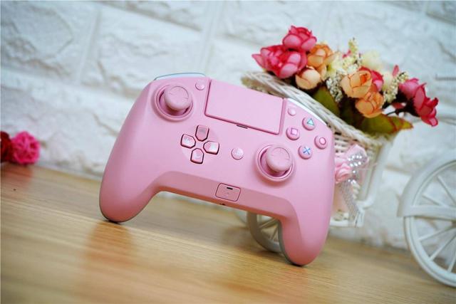 粉色的它，代表我对你的心-雷蛇 Razer Raiju 飓兽粉晶版PS4手柄