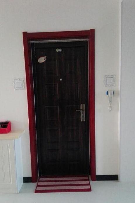 參觀朋友80平新房，進臥室一看我愣住了，品味太獨特，誰看誰尷尬