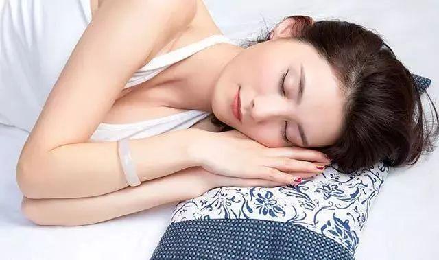 失眠？“药圣”李时珍御用的艾枕，让你睡眠好10倍，3分钟入睡