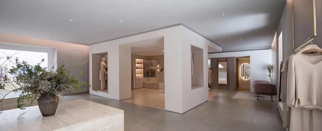 宁静低调的现代风格女装店，用空间设计维系着人与自然！