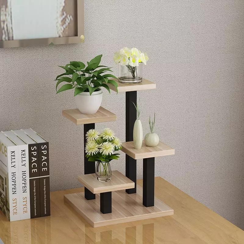 无论有钱没钱，买房一定带阳台，放个花架种些花草，每天喝茶赏花