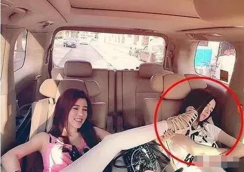 黑历史一大堆，这对姐妹花到底多作