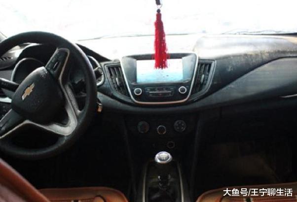 男子花2千买泡水雪佛兰，想修好自己开，机修师傅：小伙病得不清