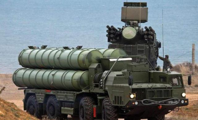 美国部署轰炸机，俄罗斯摆好S400“欢迎”，世界各国呼吁双方冷静