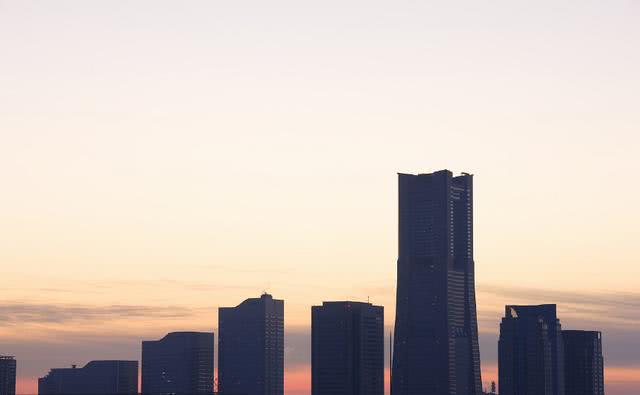 新房有人抢，二手房降价半年没人买，业主无奈：卖房太难了！