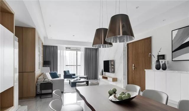 參觀同事新家，臥室背景墻這樣做收納柜，床頭柜都不用買了！