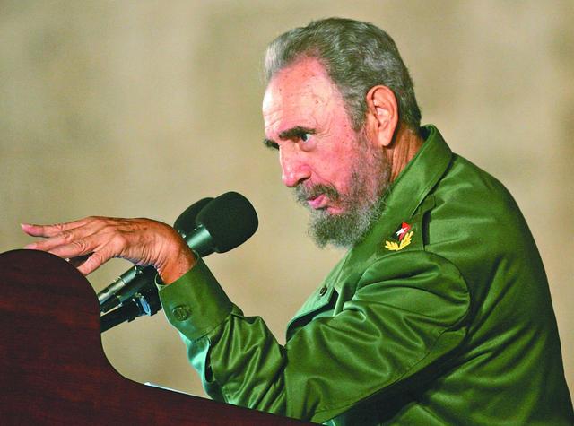 ＂美国眼皮底下有个国家，从中国进口自行车，装上高射机枪参加阅兵＂