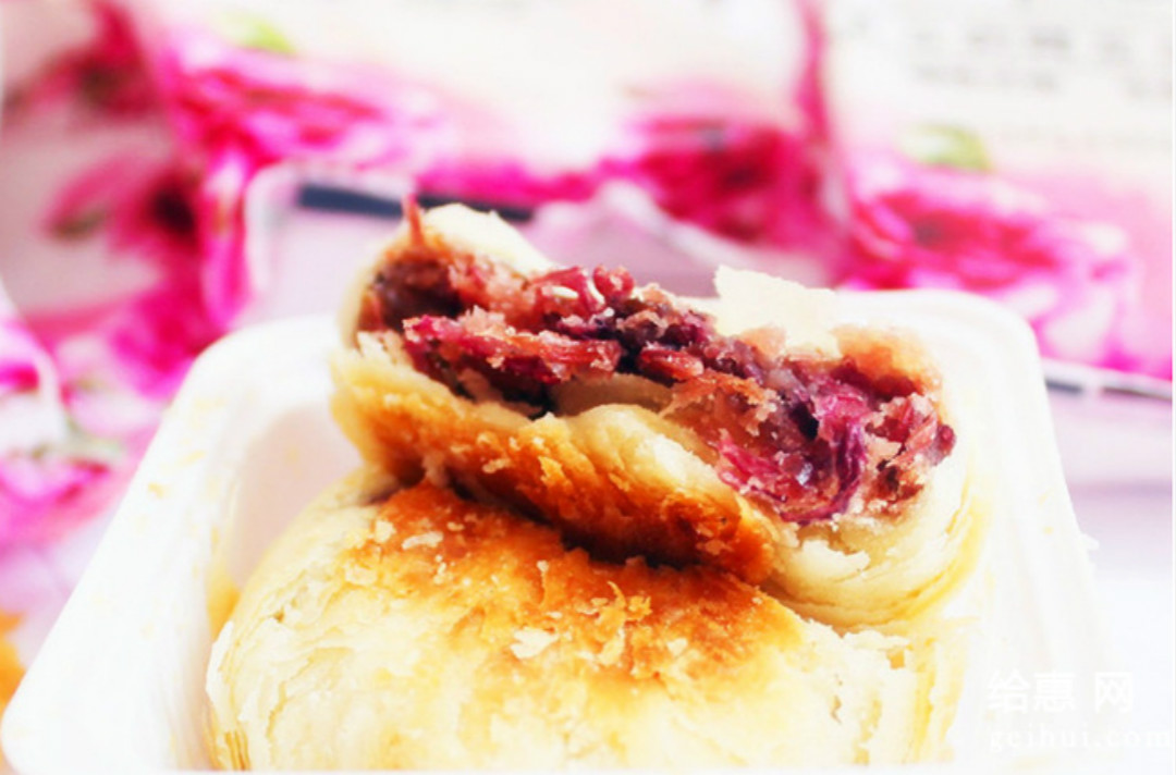 不仅好看还好吃，云南特色点心，吃完唇齿留香的鲜花饼