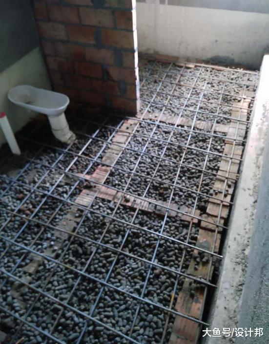 下沉式卫生间要怎么回填才能不会漏水? 赶紧回去看师傅做对没!