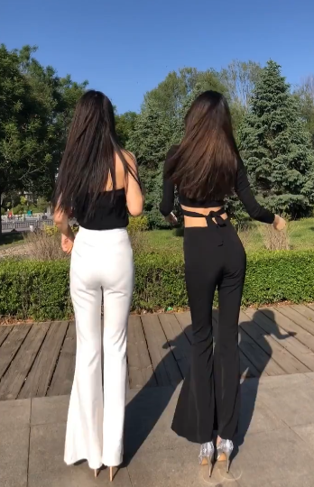 腿都这么细，怪不得会成为好朋友