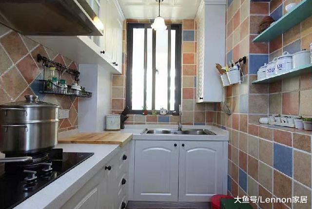 厨房空间小怎么装修好？过来人教你4个妙招，照着装更省心
