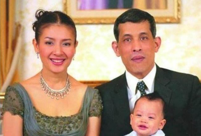她是泰国最美太子妃，侍女出身43岁遭废黜，儿子却是未来泰王