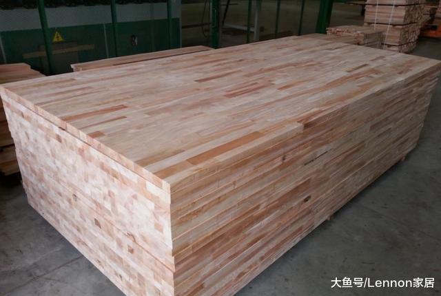 打造衣柜，为什么有钱人都不用这种板材？听木工一说，懊悔没早知