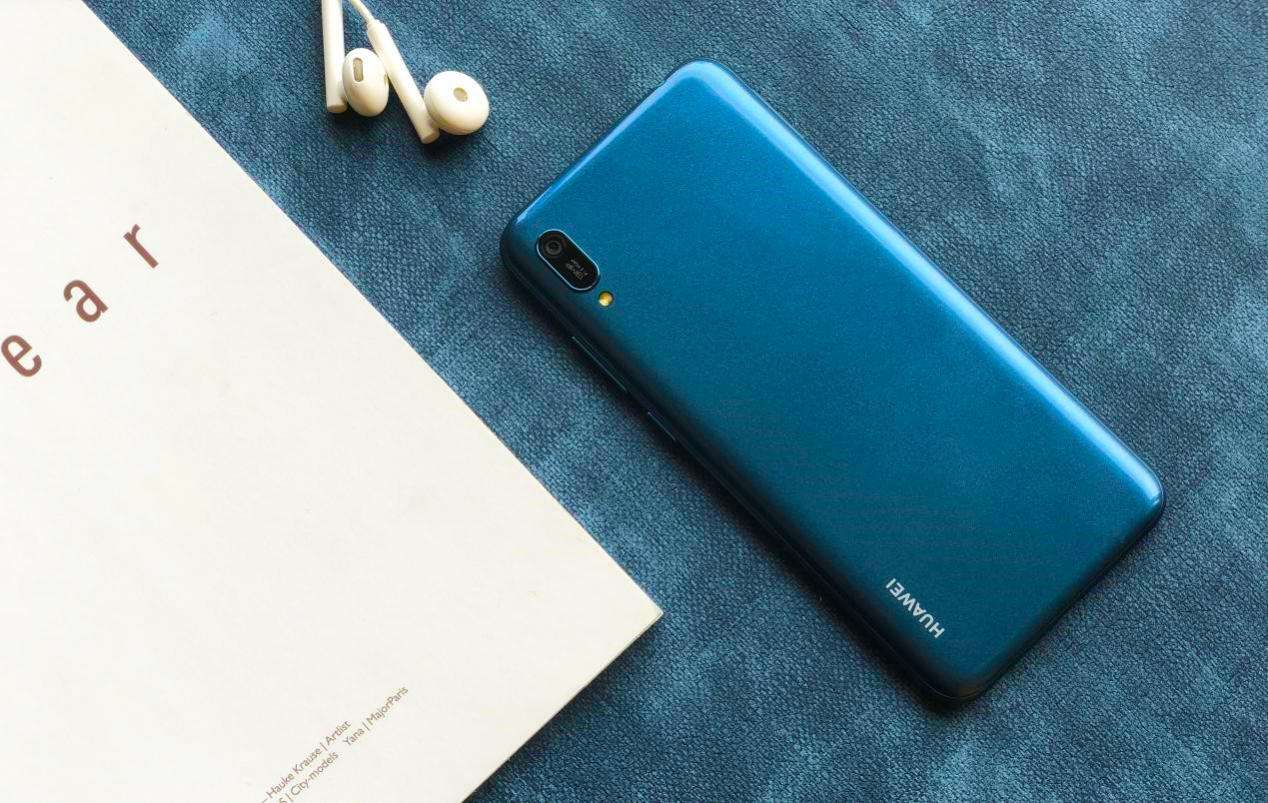 华为为老年人打造的手机？2倍外放响度+无限收音机！售价999