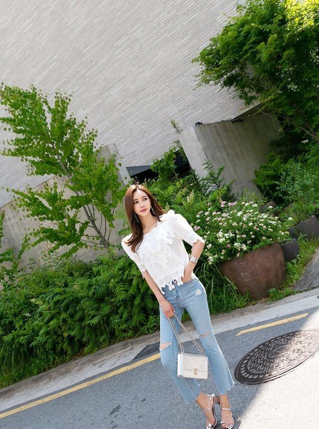 美丽迷人的身影，完美的身材曲线，牢牢把握我的心