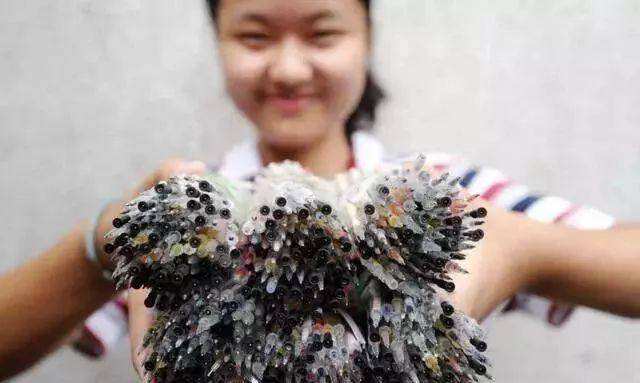 上学时最“费钱”的文具，笔记本不算啥，最后这个美术生才懂！