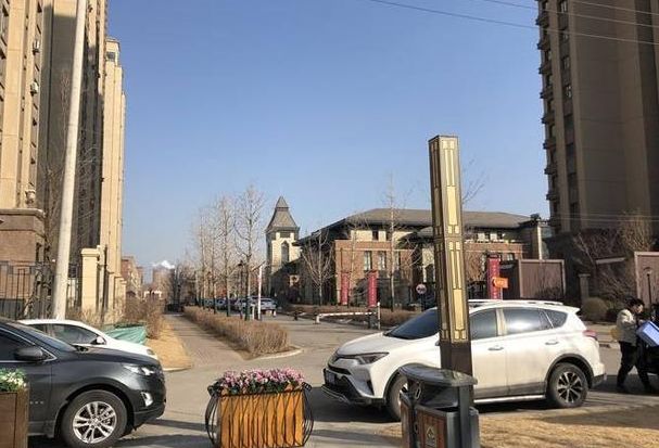 房价起伏不定，谁害怕房价不乱？又是谁更期盼稳定的房价