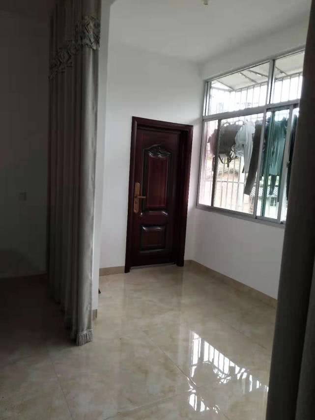 原来客厅与阳台之间不装门，更宽敞还实用，连乡下都这样做了！