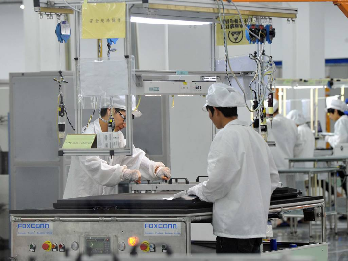 苹果销量下滑，华为给富士康下大单，任正非：美国不可能摧毁华为