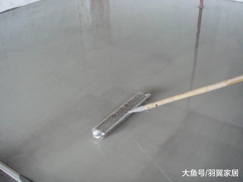 家里萬萬不要鋪瓷磚了，如今都全屋鋪水泥，后悔沒早聽說