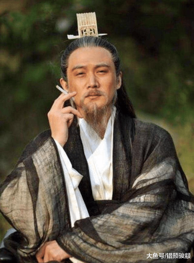 古代人把錢放在衣袖里，不怕掉下來嗎？古代官員兩袖清風是什么？