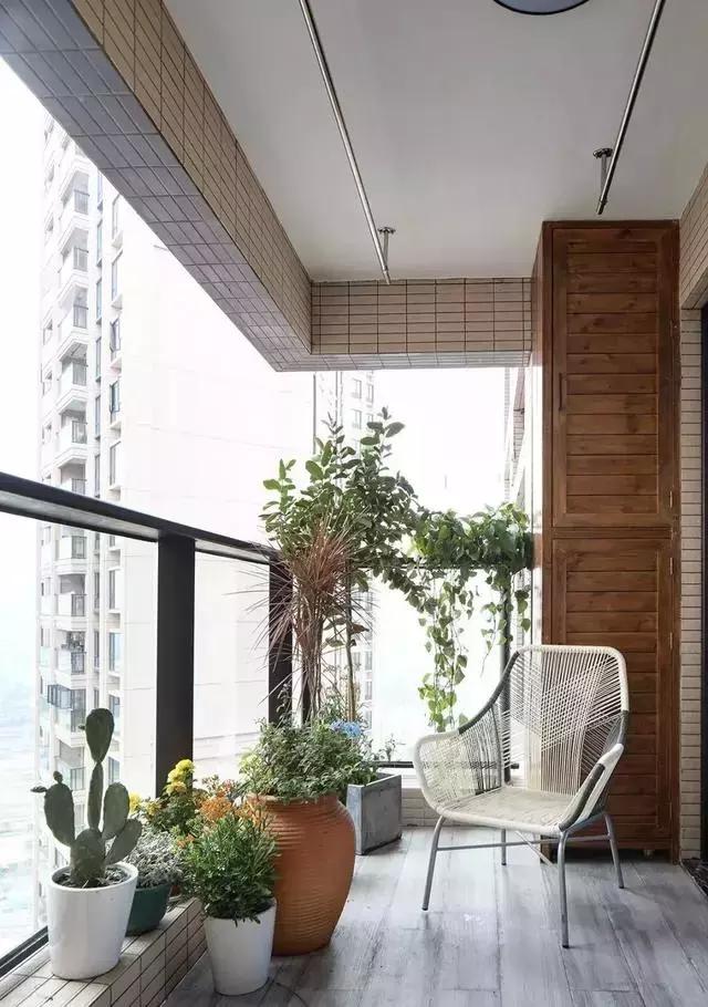 晒晒121平四居室装修实例，玄关地砖极少见，却十分漂亮又耐脏