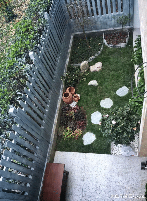 为20㎡小院, 坚持买下203㎡底楼复式, 完工变简约小豪宅, 太值了