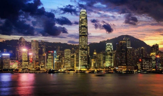 为什么香港出租车司机，方向盘周围会有十几部手机？涨知识了！