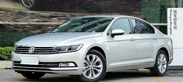 本田大众的斗争!雅阁和迈腾选谁好?车主:看保养费就知道选谁了