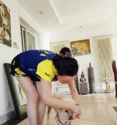 晒晒刘晓庆住的豪宅，一个人也吃这么丰富的饭菜，生活质量太好了