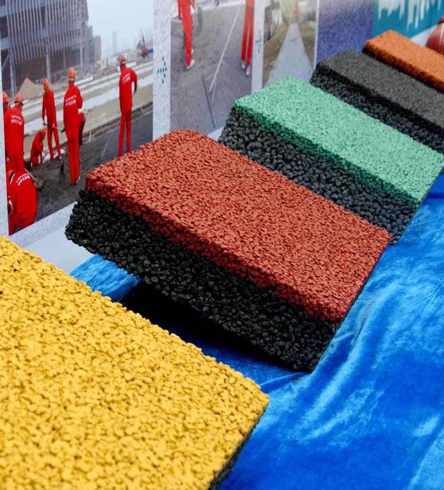 别在院子铺水泥了，现在流行这种新型材料，排水快又防滑