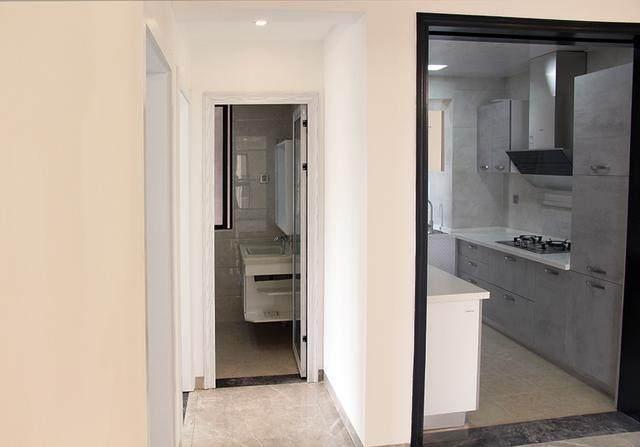 新房硬裝完工，鄰居好奇過來參觀被迷住了，效果看起來不止10萬