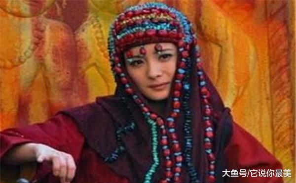 5位女星古装抚琴造型：刘亦菲让人心动，最后一位扮相让人无语！