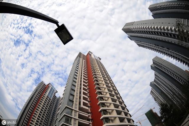 现在房价那么高，该不该买房子？内行人说了3个字