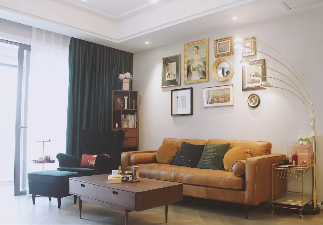 摆上驼色沙发，客厅都美开了花！