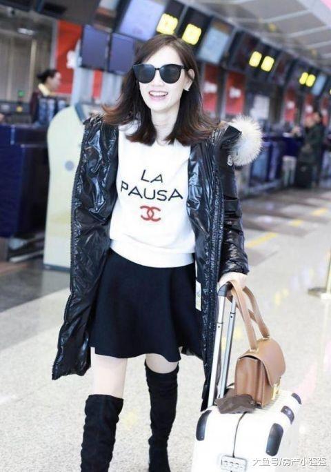 馬蓉離婚后分為兩億資產，出行露出開心的笑容