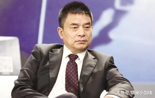 父女拥千亿怕被绑架, 父亲只穿百元皮鞋, 女儿不用真名还移民外国