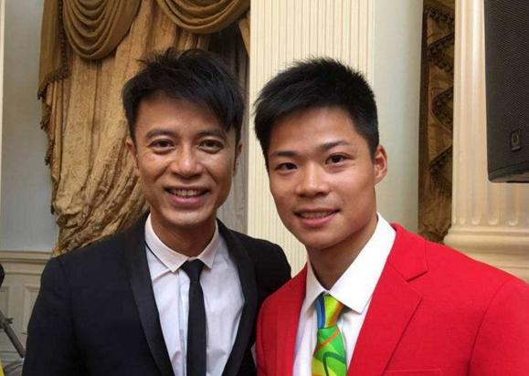 晒晒李克勤在香港的豪宅，家里还有一个凉亭，这种房子起码值过亿