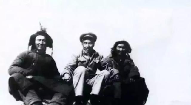 我国原子弹试爆三天前，总指挥收到奇怪情报：有野人靠近试爆区