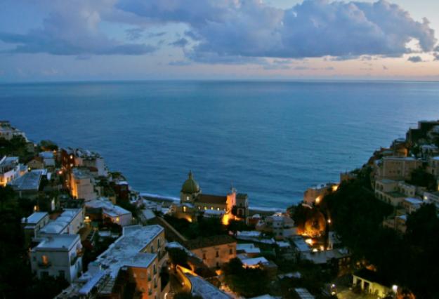 《托斯卡尼艳阳下》：美好就躲在眼前苟且的身后