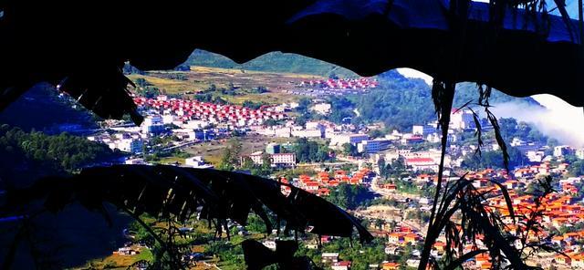 天生丽质|中国最偏远的县,通公路仅5年,2万多平方公里的土地被邻国霸占!