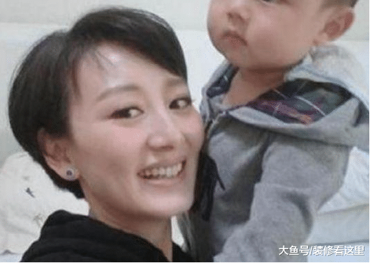 主持人李好现实的家，房子是双层别墅，一般人住不起这种房子